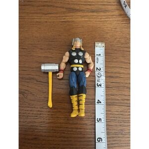 Marvel Universe 4.75" Secret‎ Wars Comic Pack Avengers Thor